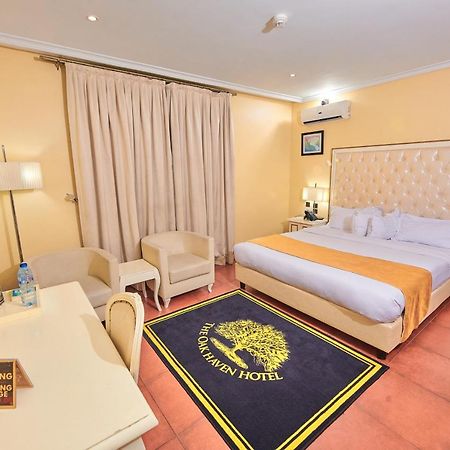 Oak Haven Hotel & Suites Port Harcourt Bagian luar foto