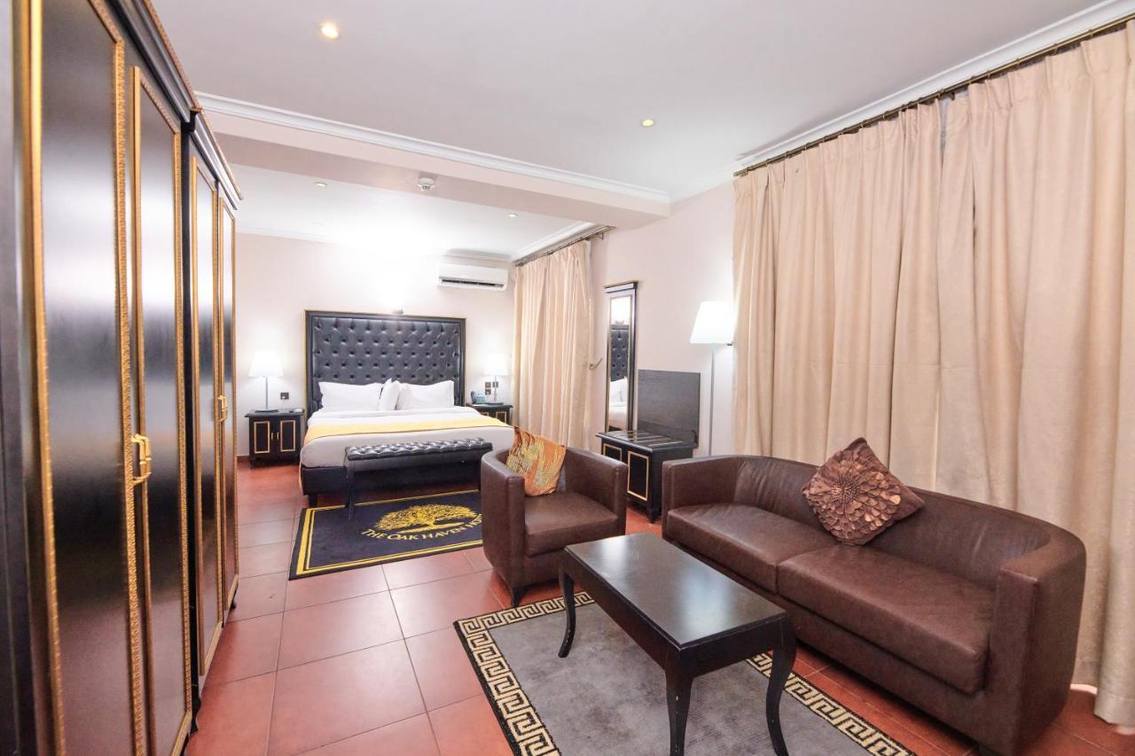 Oak Haven Hotel & Suites Port Harcourt Bagian luar foto