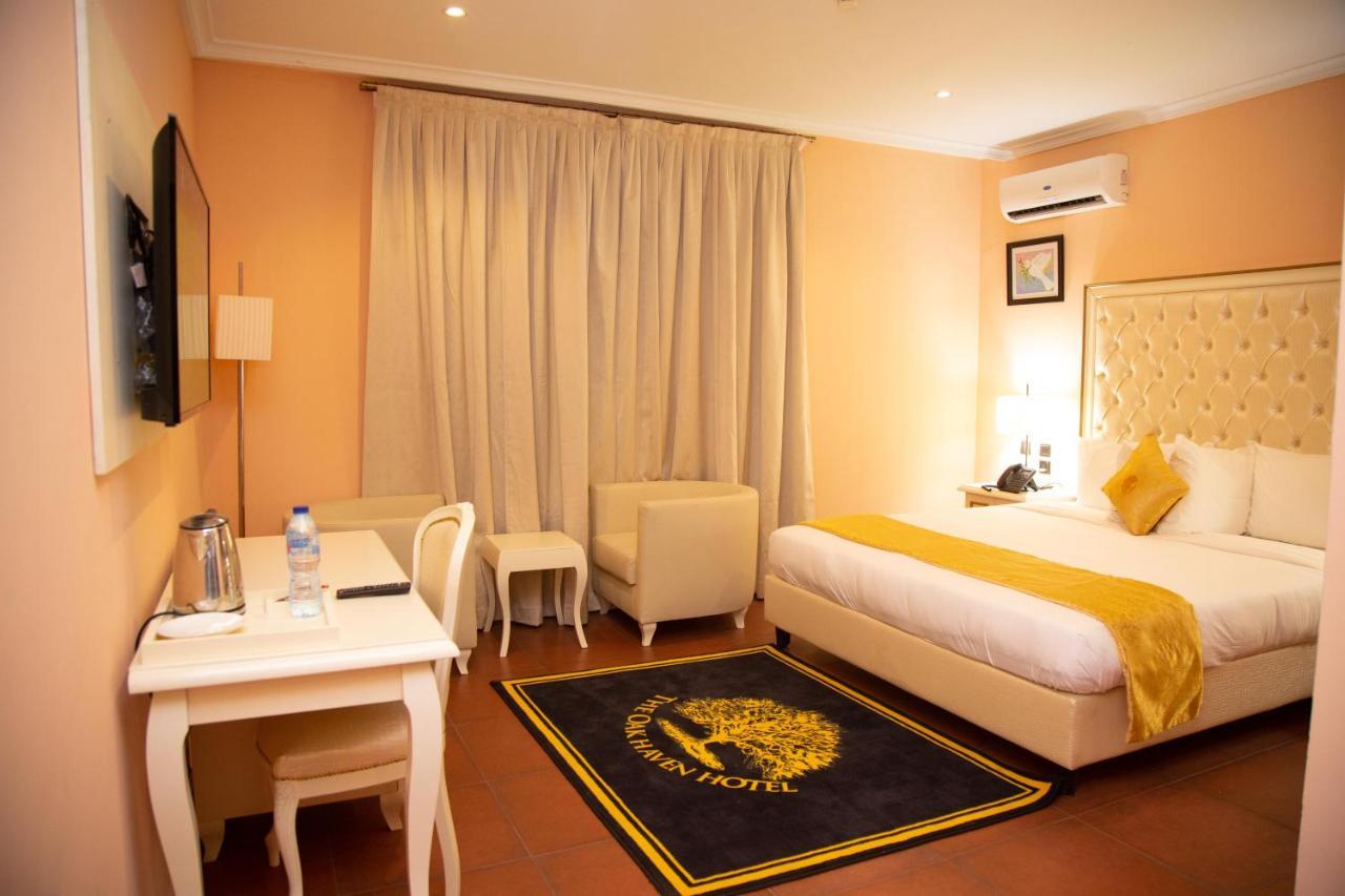 Oak Haven Hotel & Suites Port Harcourt Bagian luar foto