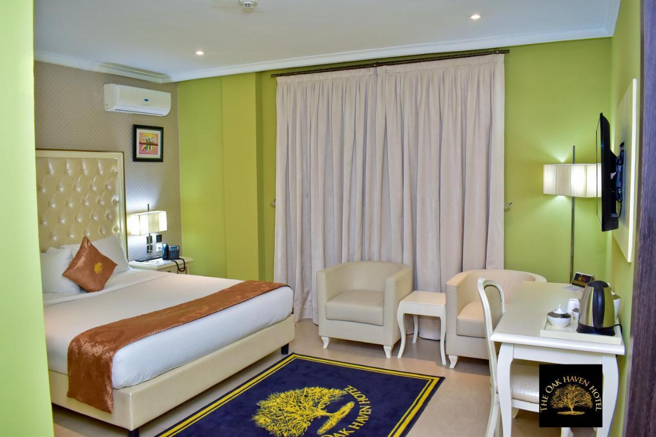 Oak Haven Hotel & Suites Port Harcourt Bagian luar foto