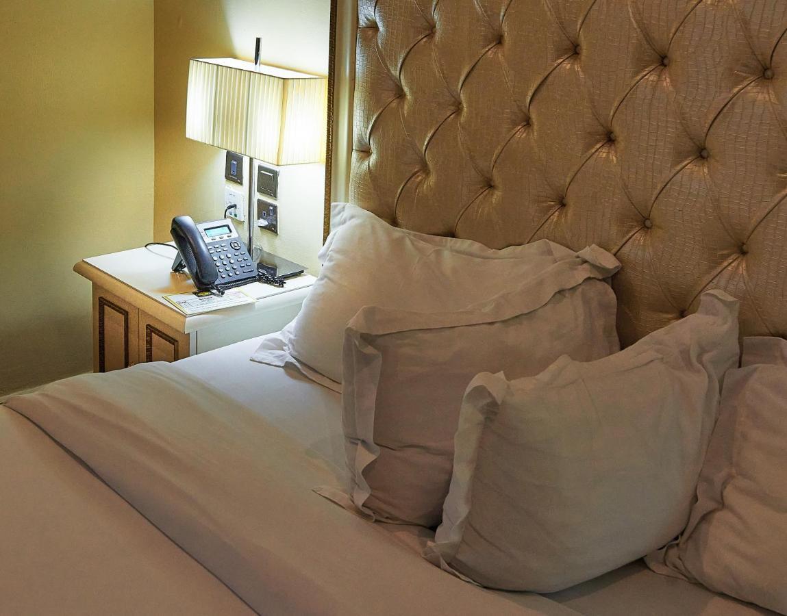 Oak Haven Hotel & Suites Port Harcourt Bagian luar foto