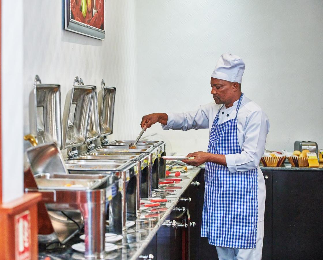 Oak Haven Hotel & Suites Port Harcourt Bagian luar foto