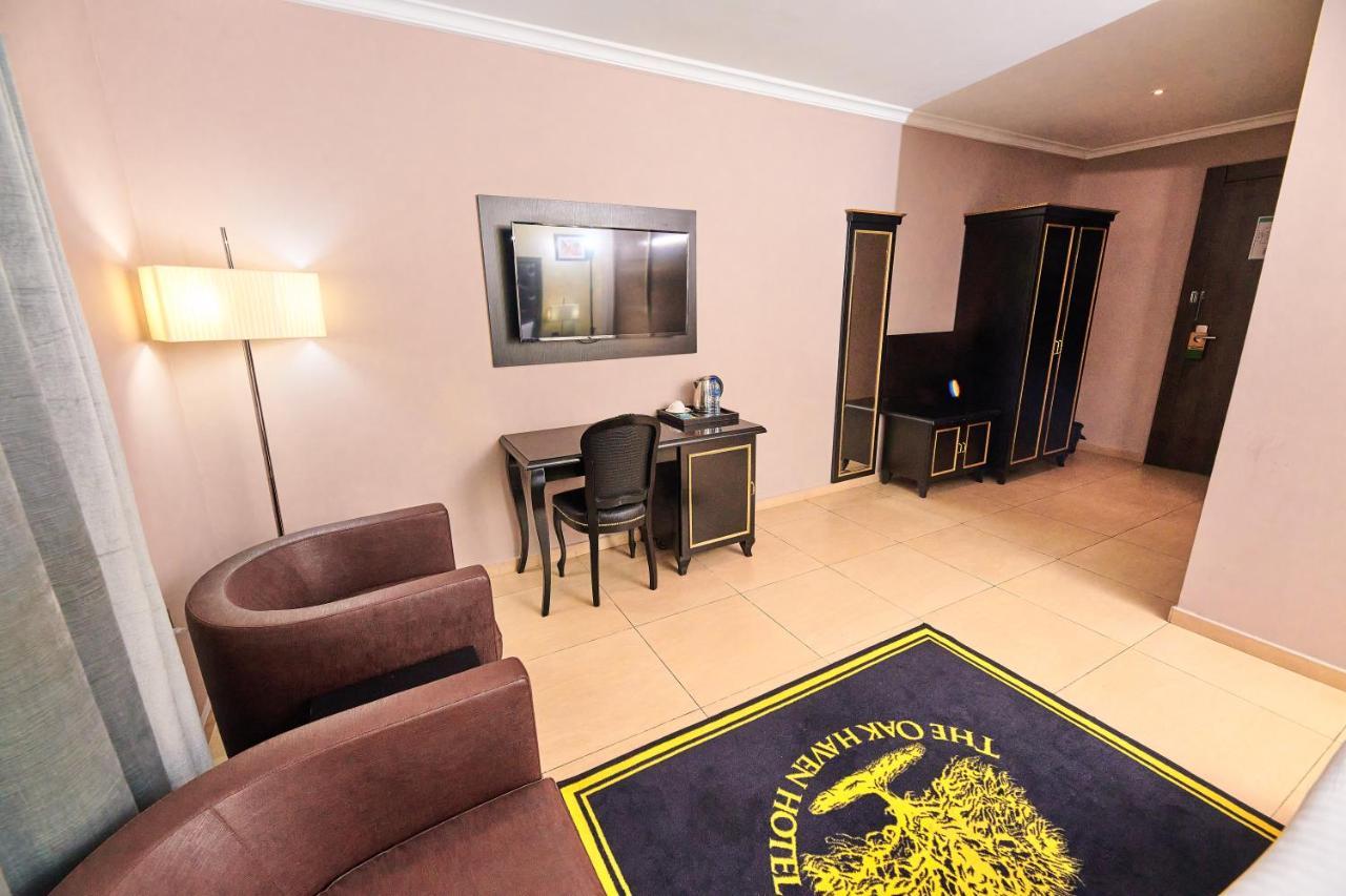 Oak Haven Hotel & Suites Port Harcourt Bagian luar foto