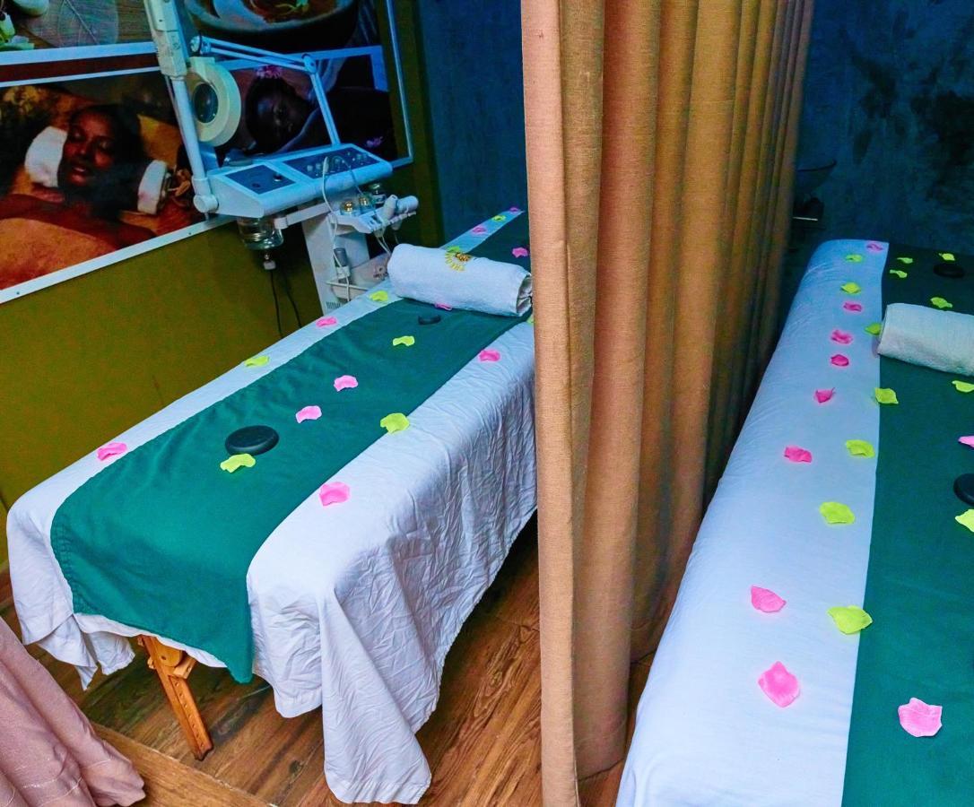 Oak Haven Hotel & Suites Port Harcourt Bagian luar foto